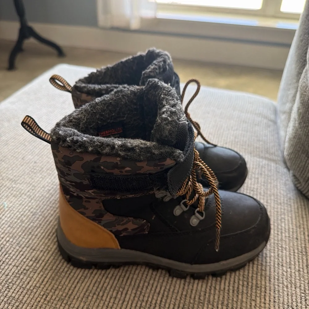 Thermolite Ecomade Kids Black Brown Camouflage Hiking Boots lace up with Velcro